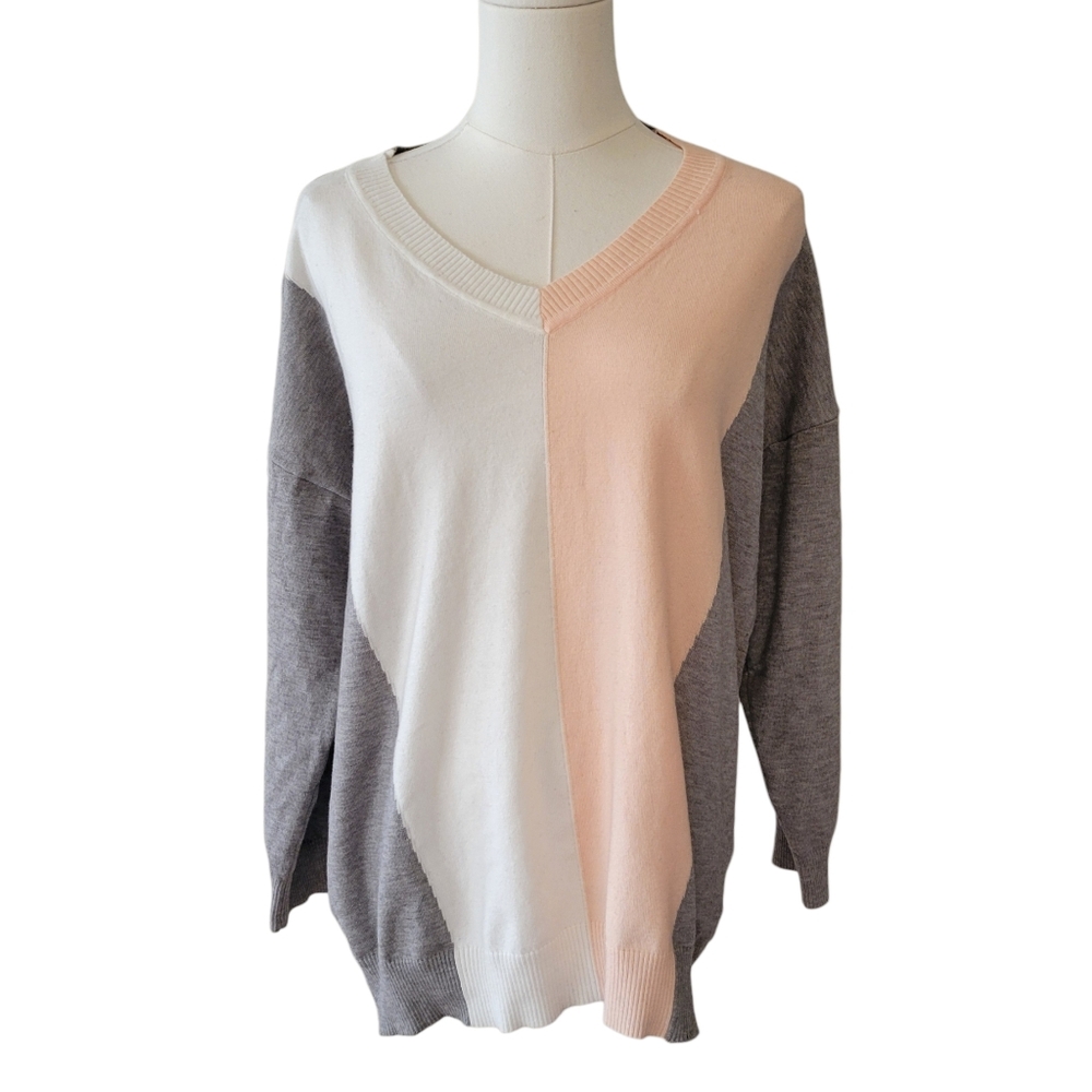 NWT Jardin Gray V-neck Color-Block Sweater Size Small/Medium‎